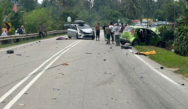 Berita terbaru mengenai insiden tragis di Kelantan mengabarkan bahwa tiga nyawa melayang dalam sebuah kemalangan jalan raya yang terjadi baru-baru ini. Kemalangan ini menimbulkan kesedihan yang mendalam di kalangan masyarakat setempat dan menjadi peringatan penting tentang keselamatan di jalan raya.